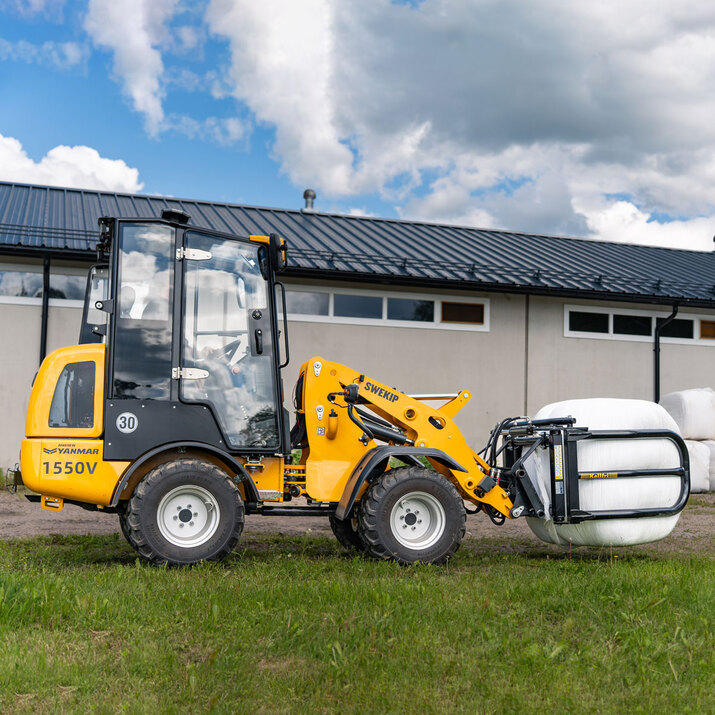 Balletang BG2003, JCB