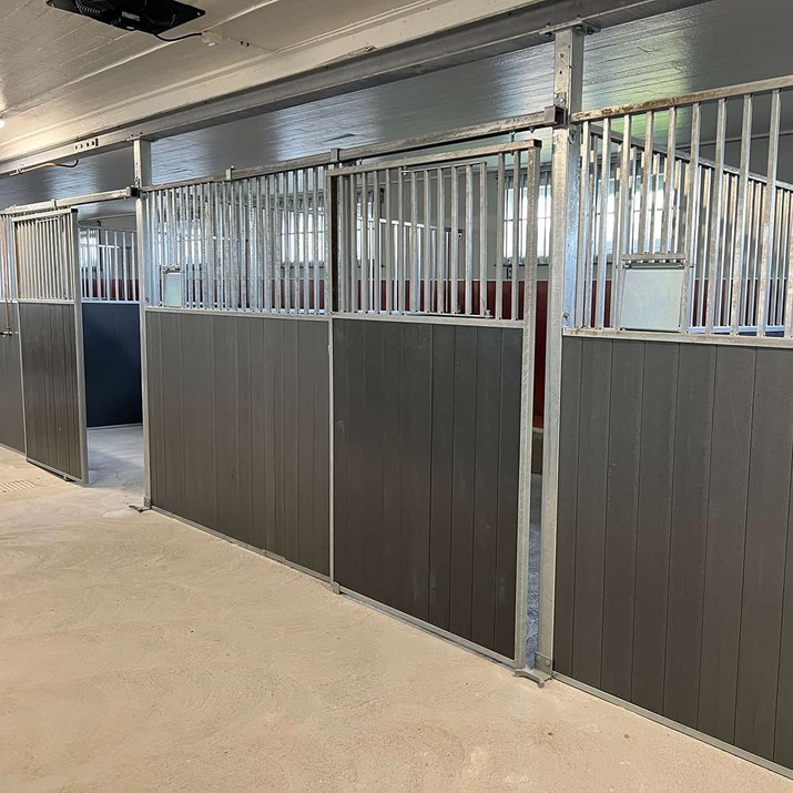 Front med skydedør 3,0 m, inkl. kunststofplanker, SWE