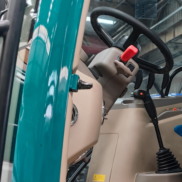 Traktor Lovol 110 hk 4WD med frontlæsser