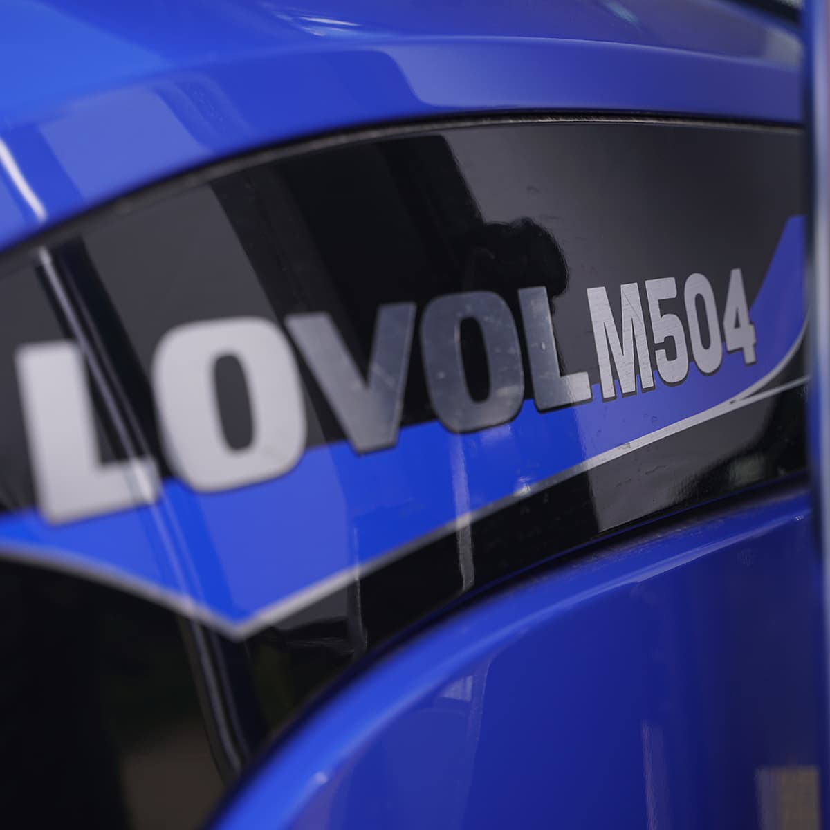 Traktor Lovol 50 hk 4WD med frontlæsser, Stage V