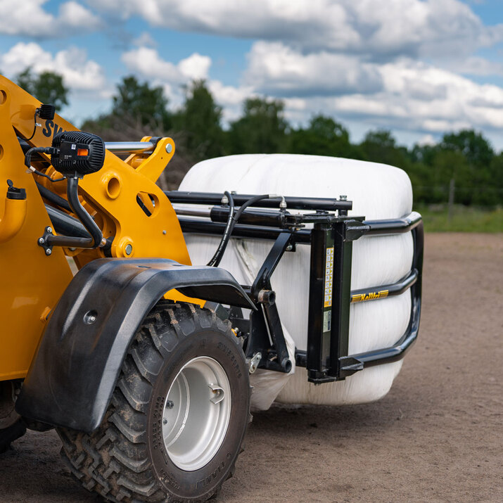Balletang BG2003, JCB