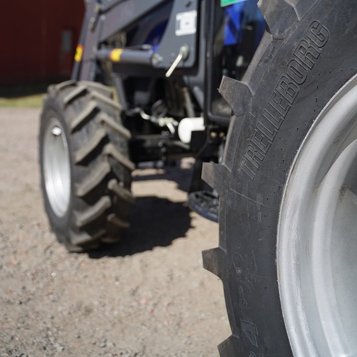 Traktor Lovol 40 hk 4wd med frontlæsser, Stage V
