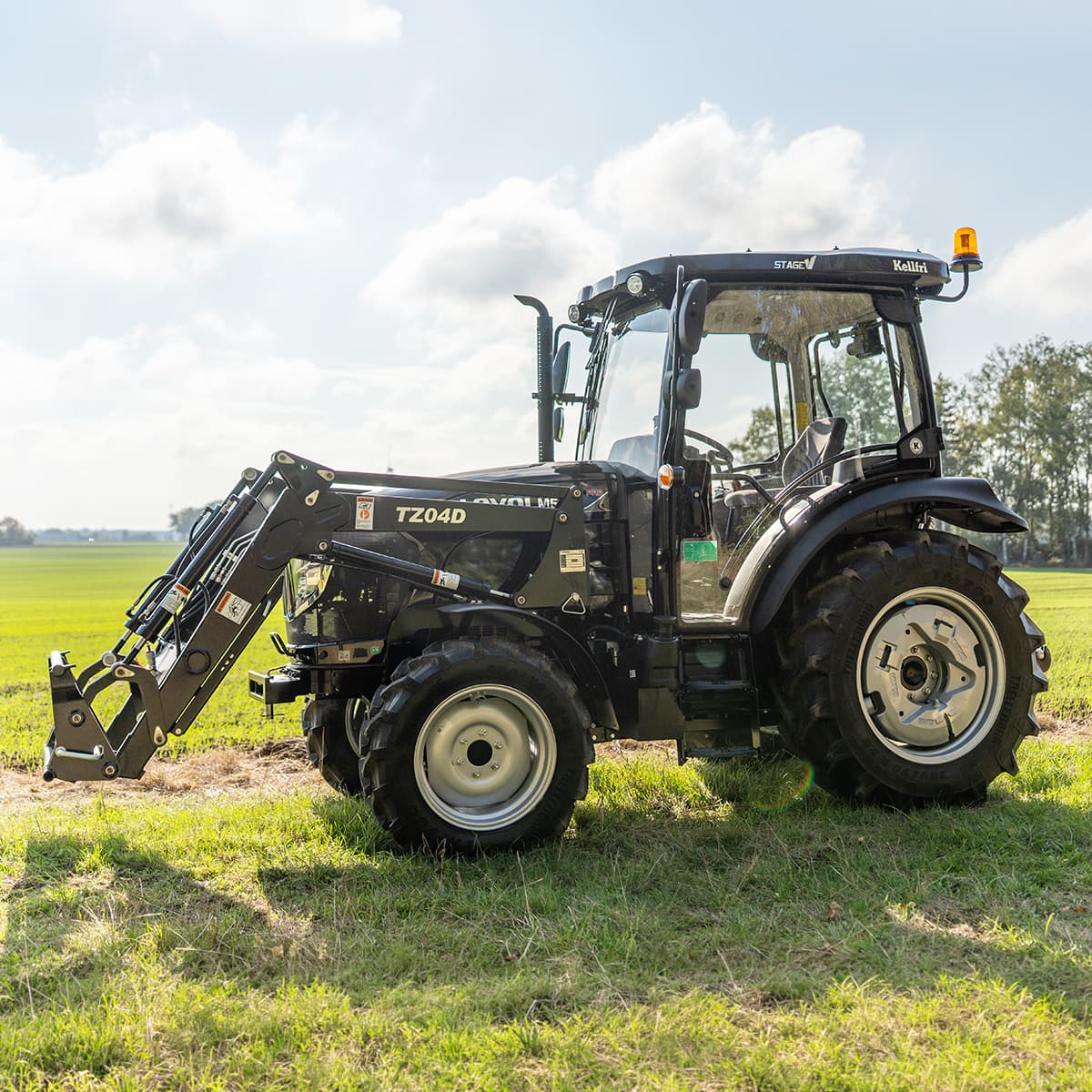 Traktor Lovol 55 hk PRO 4WD med frontlæsser, Stage V
