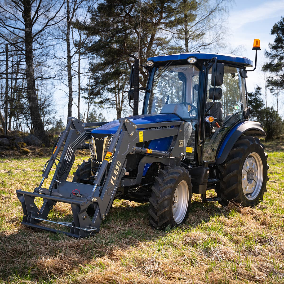 Traktor Lovol 50 hk 4WD med frontlæsser, Stage V