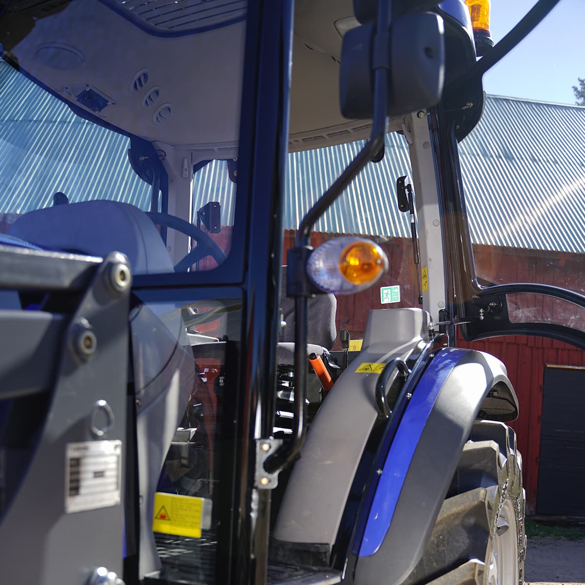 Traktor Lovol 50 hk 4WD med frontlæsser, Stage V