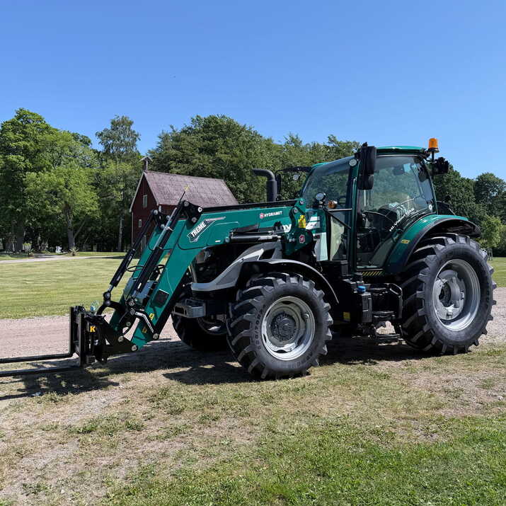 Traktor Lovol 110 hk 4WD med frontlæsser