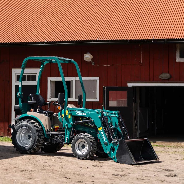 Kompakttraktor Lovol 25 hk med frontlæsser, uden førerhus