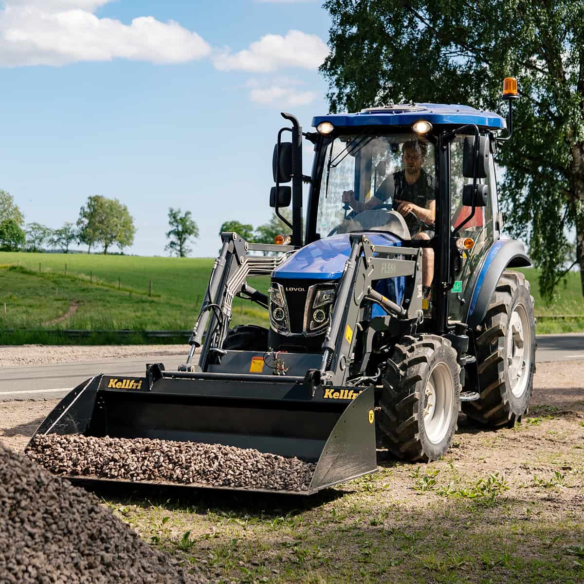 Traktor Lovol 50 hk 4WD med frontlæsser, Stage V