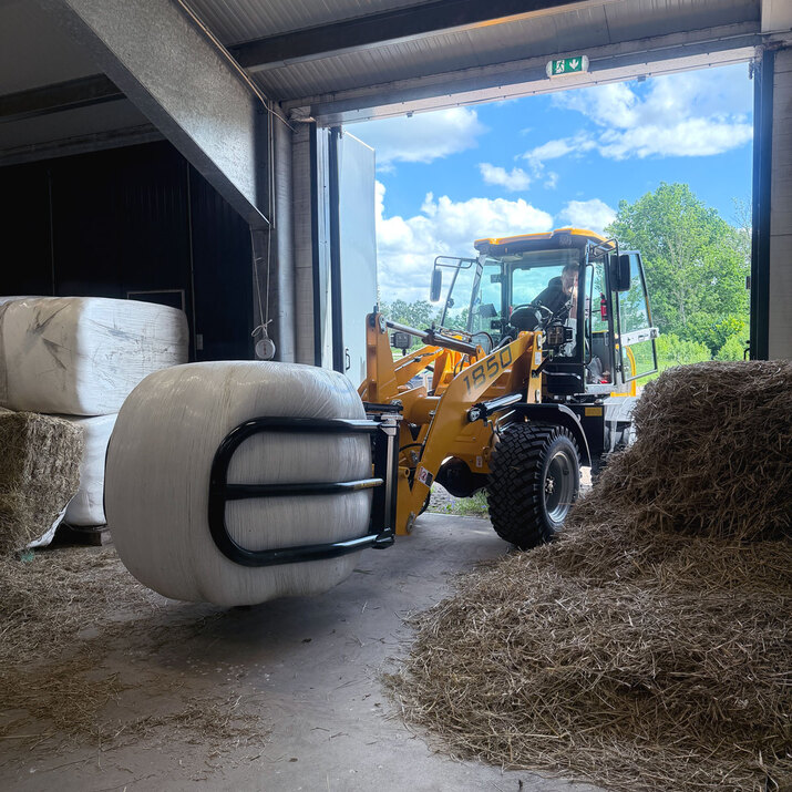 Balletang BG2003, JCB