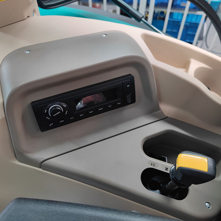 Traktor Lovol 110 hk 4WD 