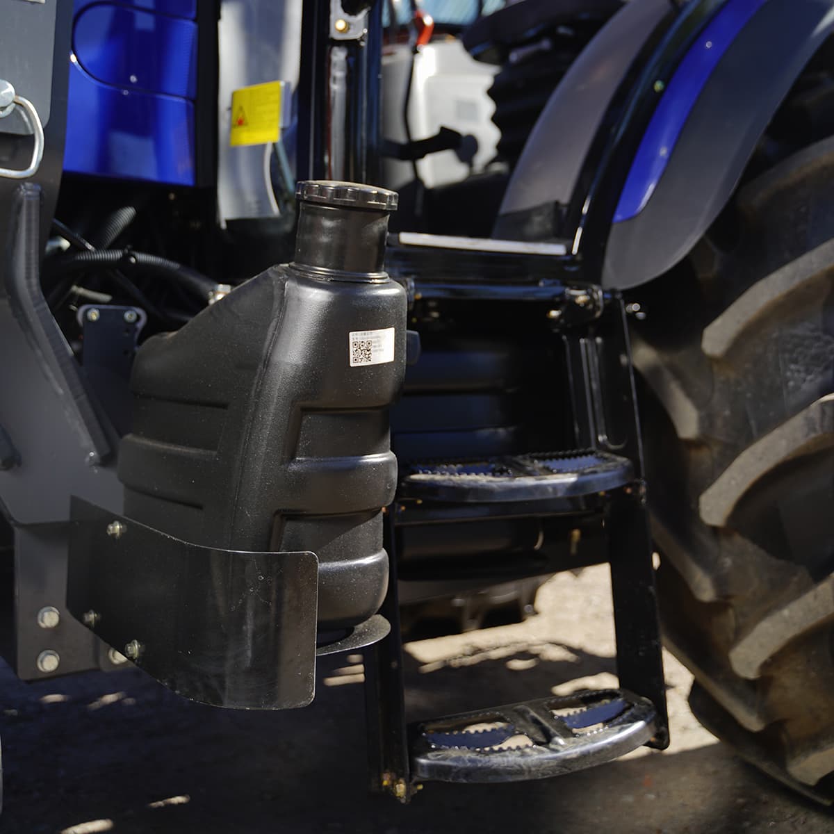 Traktor Lovol 50 hk 4WD med frontlæsser, Stage V