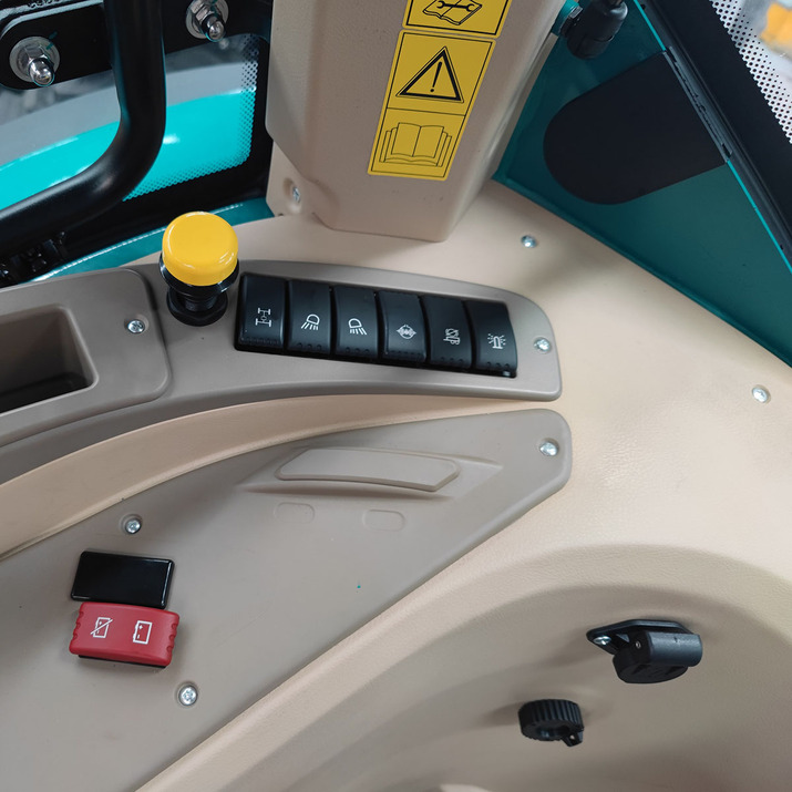 Traktor Lovol 110 hk 4WD 