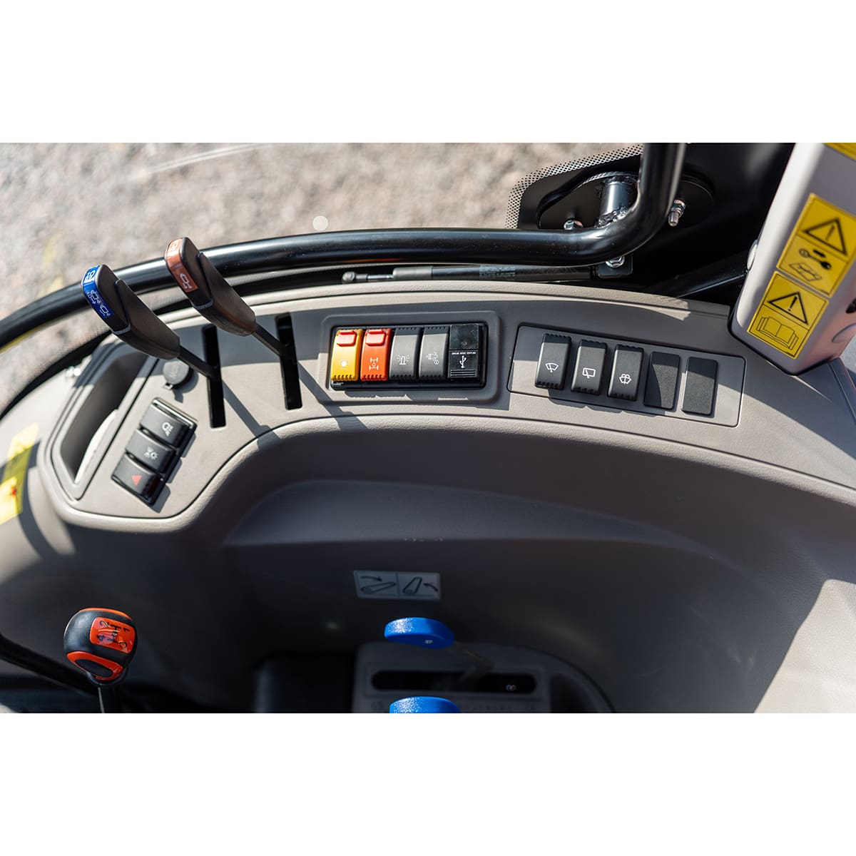 Traktor Lovol 55 hk PRO 4WD med frontlæsser, Stage V