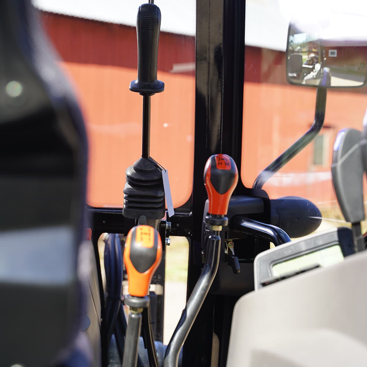 Traktor Lovol 50 hk 4WD med frontlæsser, Stage V