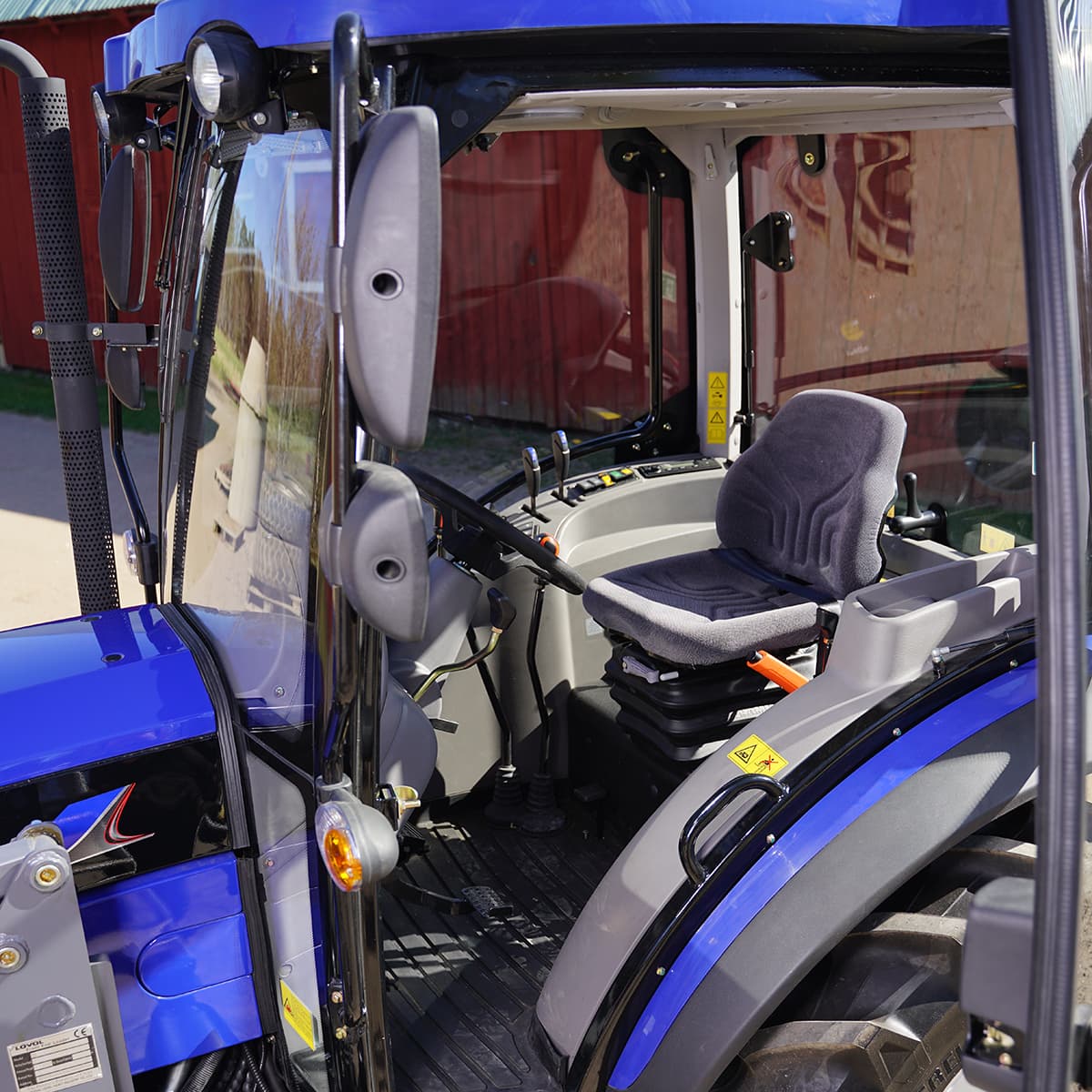 Traktor Lovol 50 hk 4WD med frontlæsser, Stage V