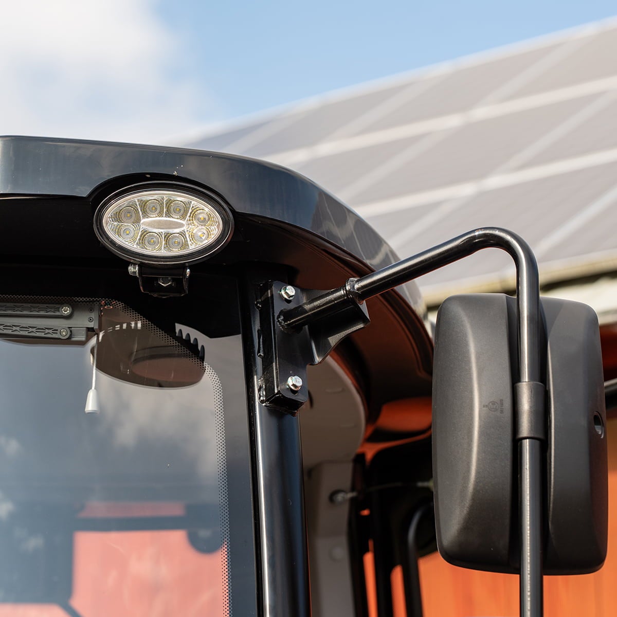 Traktor Lovol 55 hk PRO 4WD med frontlæsser, Stage V