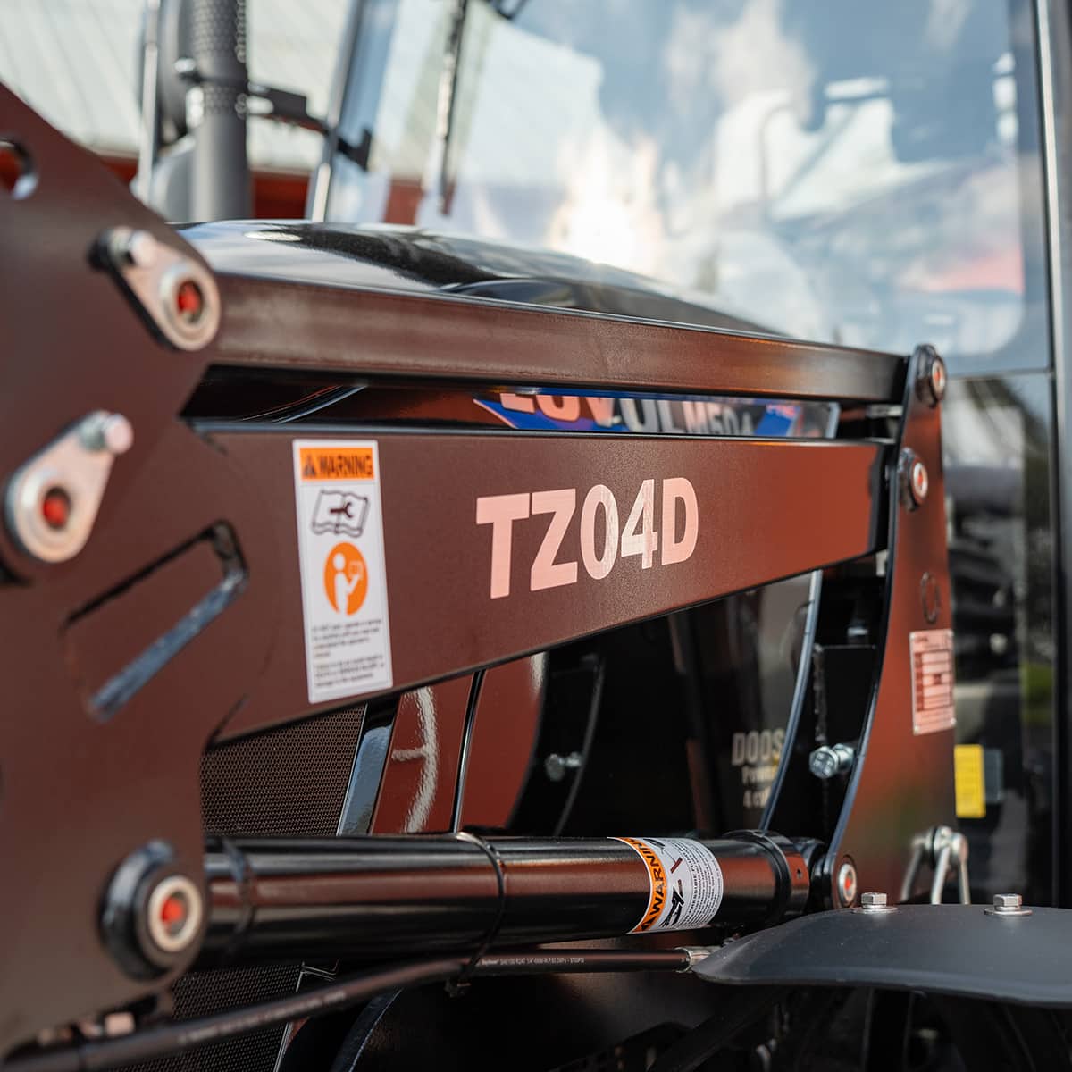 Traktor Lovol 55 hk PRO 4WD med frontlæsser, Stage V