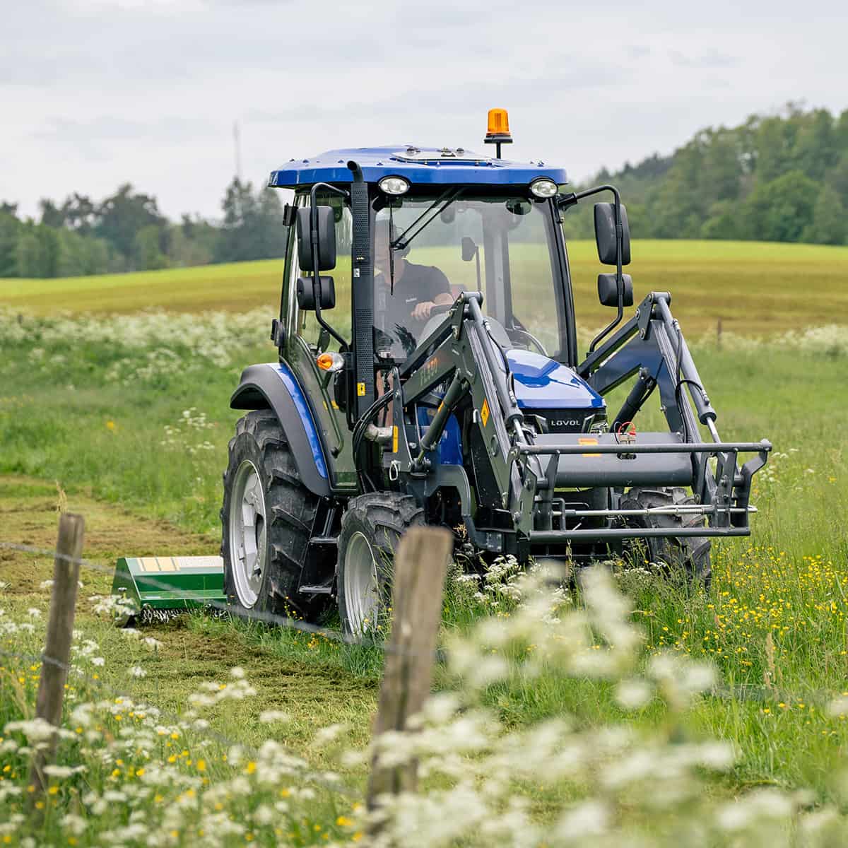 Traktor Lovol 50 hk 4WD med frontlæsser, Stage V