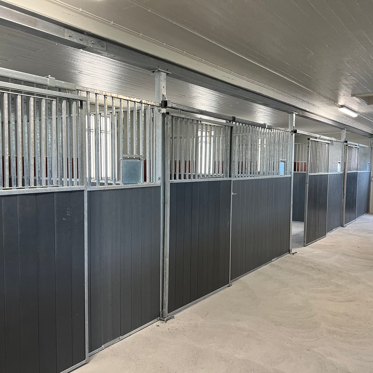 Front med skydedør 3,0 m, inkl. kunststofplanker, SWE