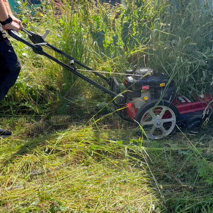 Græstrimmer med hjul