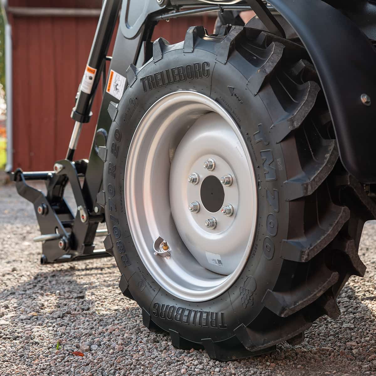 Traktor Lovol 55 hk PRO 4WD med frontlæsser, Stage V