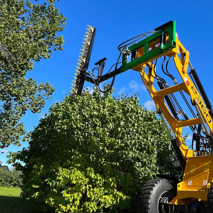 Hækkeklipper til frontlæsser med boltet Trima-beslag