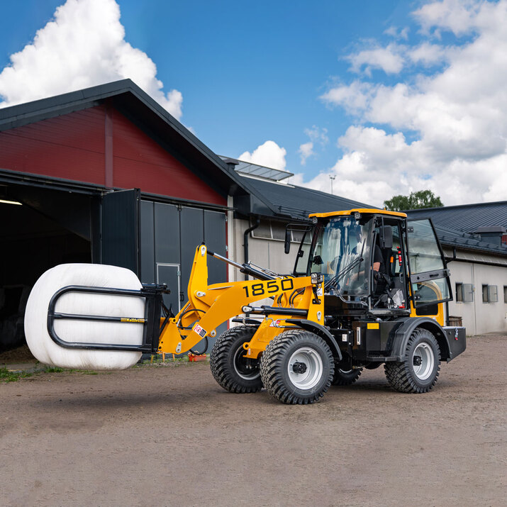Balletang BG2003, JCB
