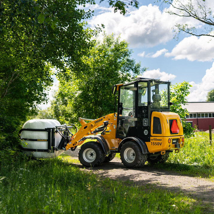 Balletang BG2003, JCB
