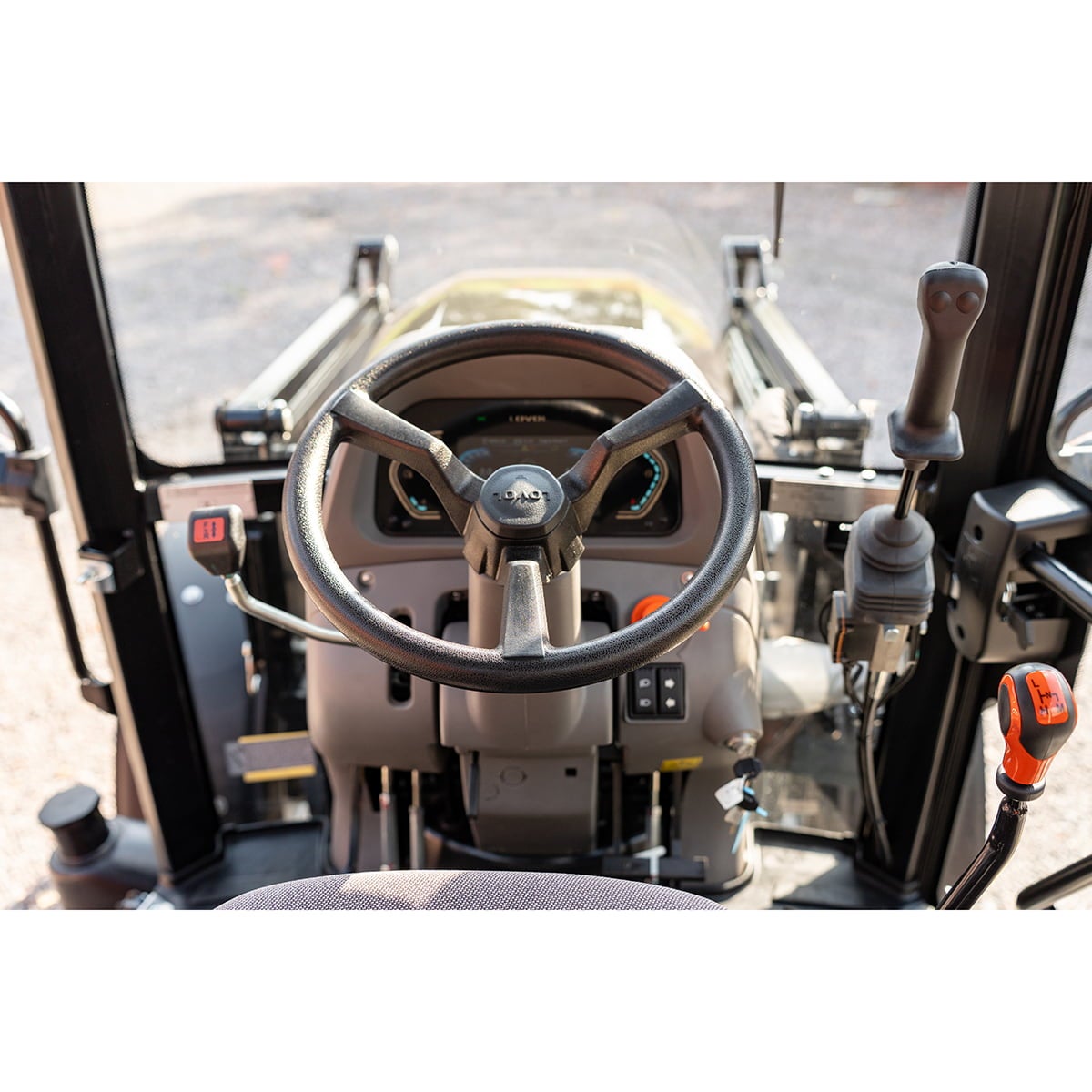 Traktor Lovol 55 hk PRO 4WD med frontlæsser, Stage V