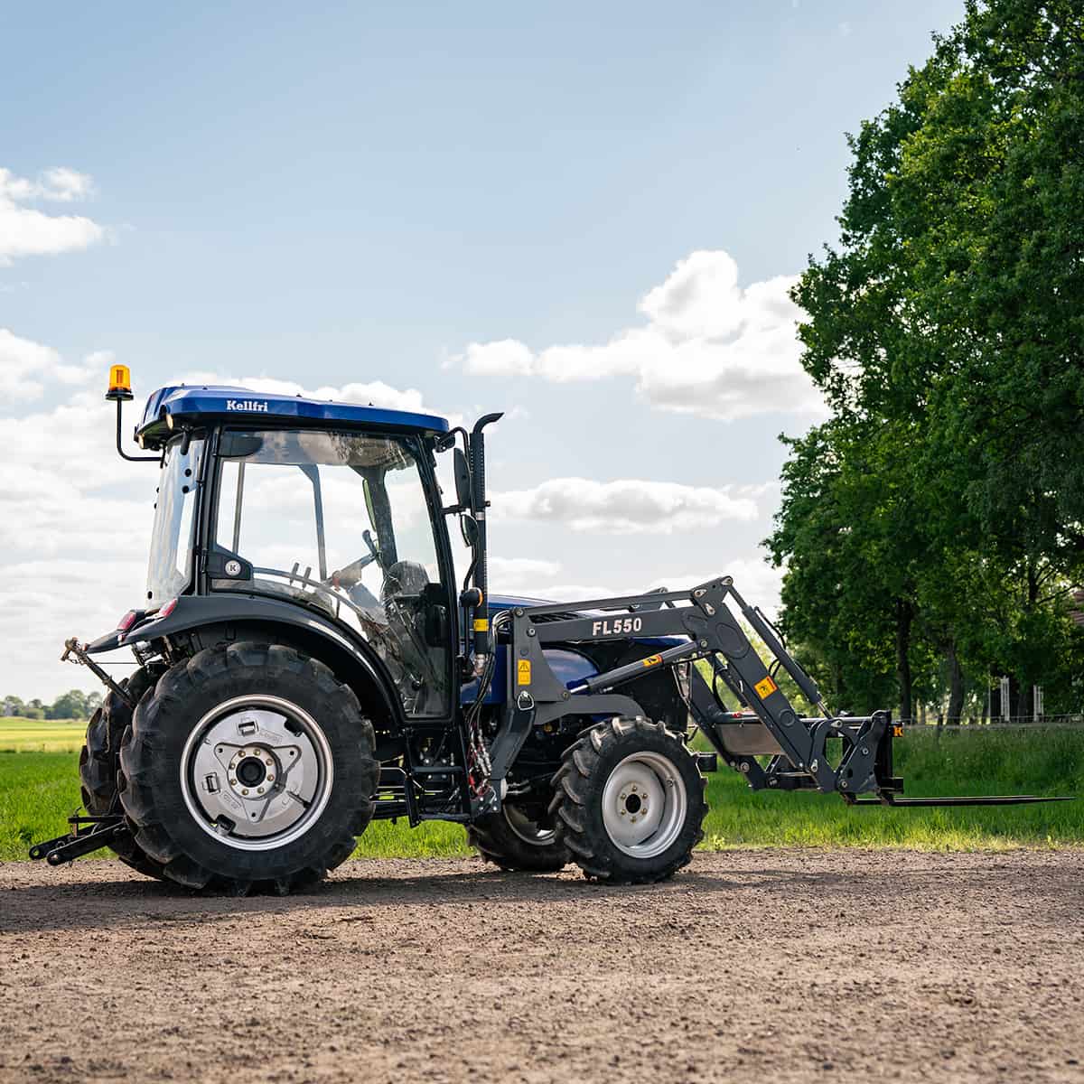 Traktor Lovol 50 hk 4WD med frontlæsser, Stage V