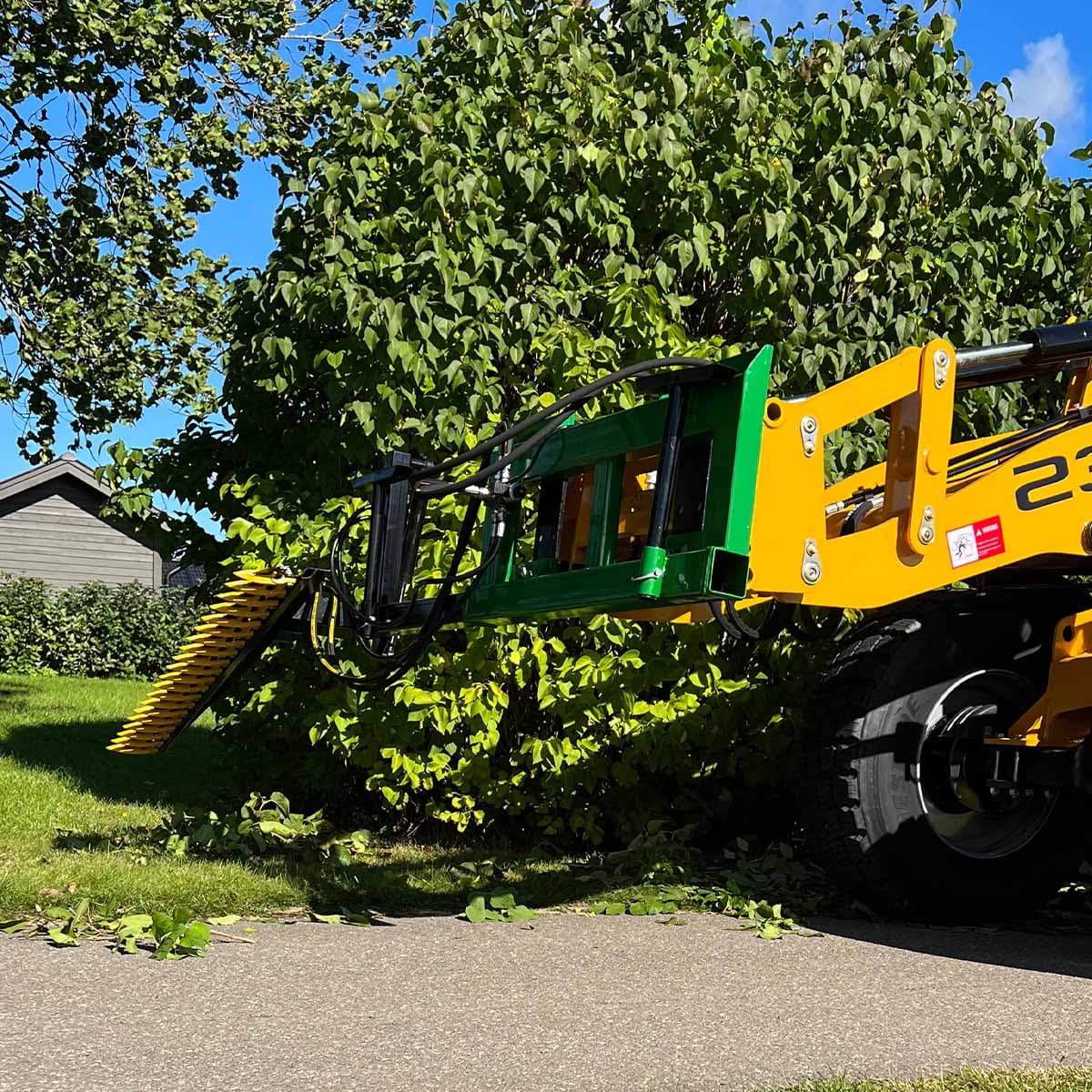 Hækkeklipper til frontlæsser med boltet Trima-beslag
