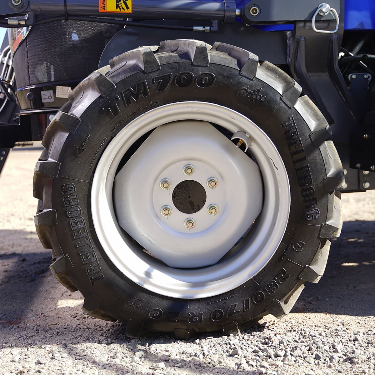 Traktor Lovol 50 hk 4WD med frontlæsser, Stage V