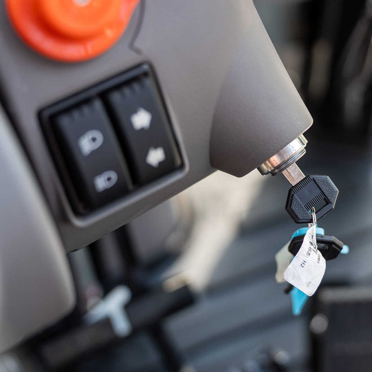 Traktor Lovol 55 hk PRO 4WD med frontlæsser, Stage V